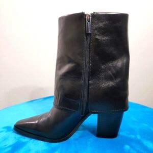 VINCE CAMUTO Black Leather Foldover Cuff Bootie.